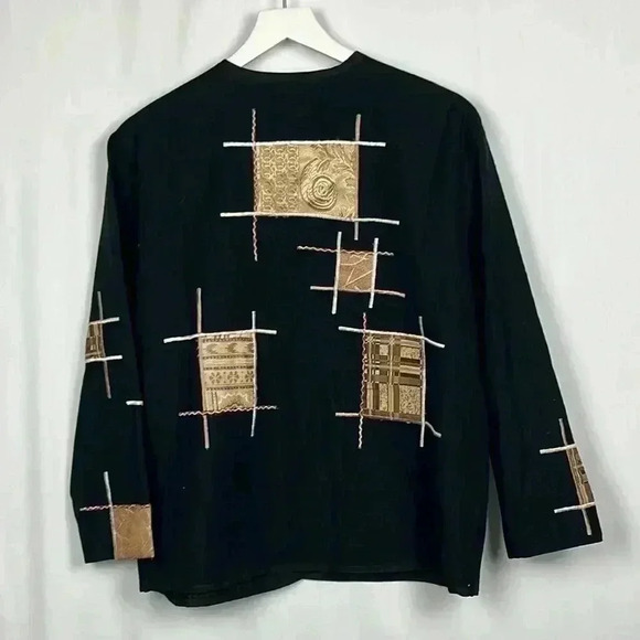 Alex Kim Womens Top Missy Black Gold M Tic Tac Toe Pattern Wooden Buttons Boxy - Picture 6 of 9